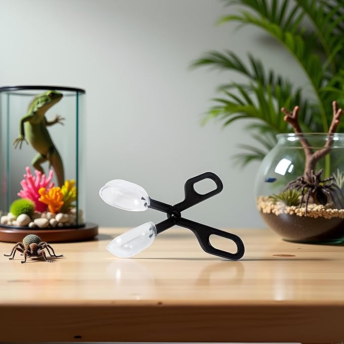 Black Reptile Feeding Scooper with Spoon-Shaped Tips, Terrarium Cleaning Tool for Snakes, Lizards, Tarantulas, Amphibians