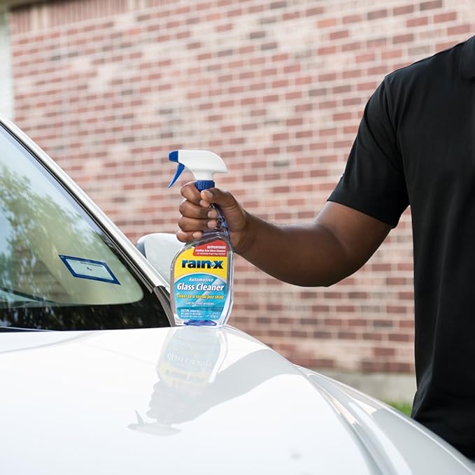 Rain-X 630018 Auto Glass Cleaner, 23 oz. - Cleans Car Windows, Windshields and Other Auto Glass Surfaces for a Clean, Streak-Free Finish