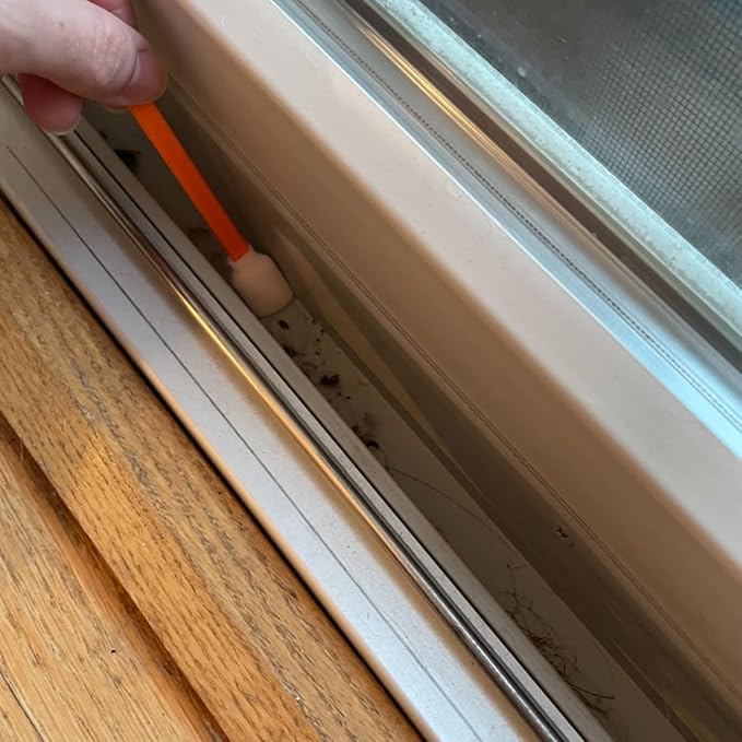 Wellgler's 200pcs Disposable Crevice Cleaning Brush，car air-Conditioning Vents Brush， Window Rails 、Door Rails、Refrigerator Gaps 、Toilet Gaps Brush （Orange）